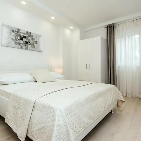 Apartament With A Parking Space - 23459 Zadar