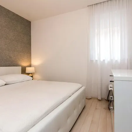 Apartament With A Parking Space - 23459 Zadar
